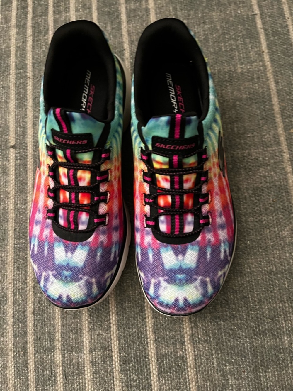 NEW Skechers Women’s Rainbow Tie-Dye Purple Green Athletic Sneakers Discontinued